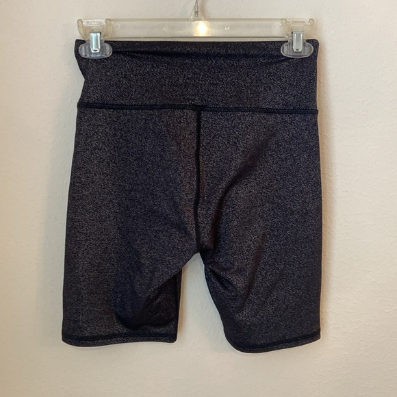 Alo Yoga High-Waist Glitter Biker Short - Picture 3 of 5